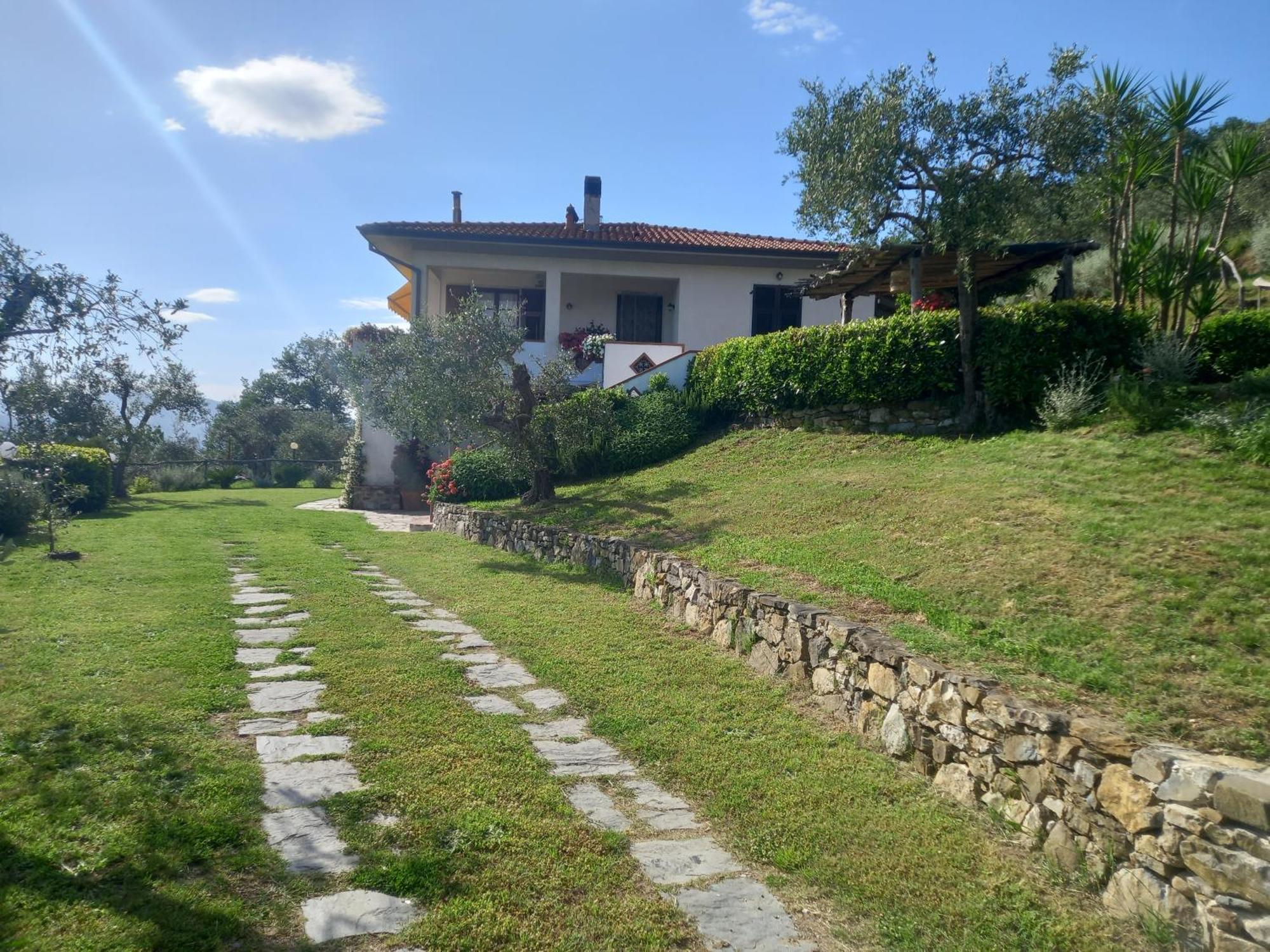 Hotel Il Colle Della Brina Sarzana Exterior foto